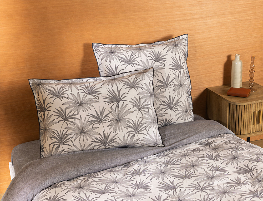 /fr/la-chambre/linge-de-lit/taie-d-oreiller/taie-d-oreiller-trait-pour-trait/