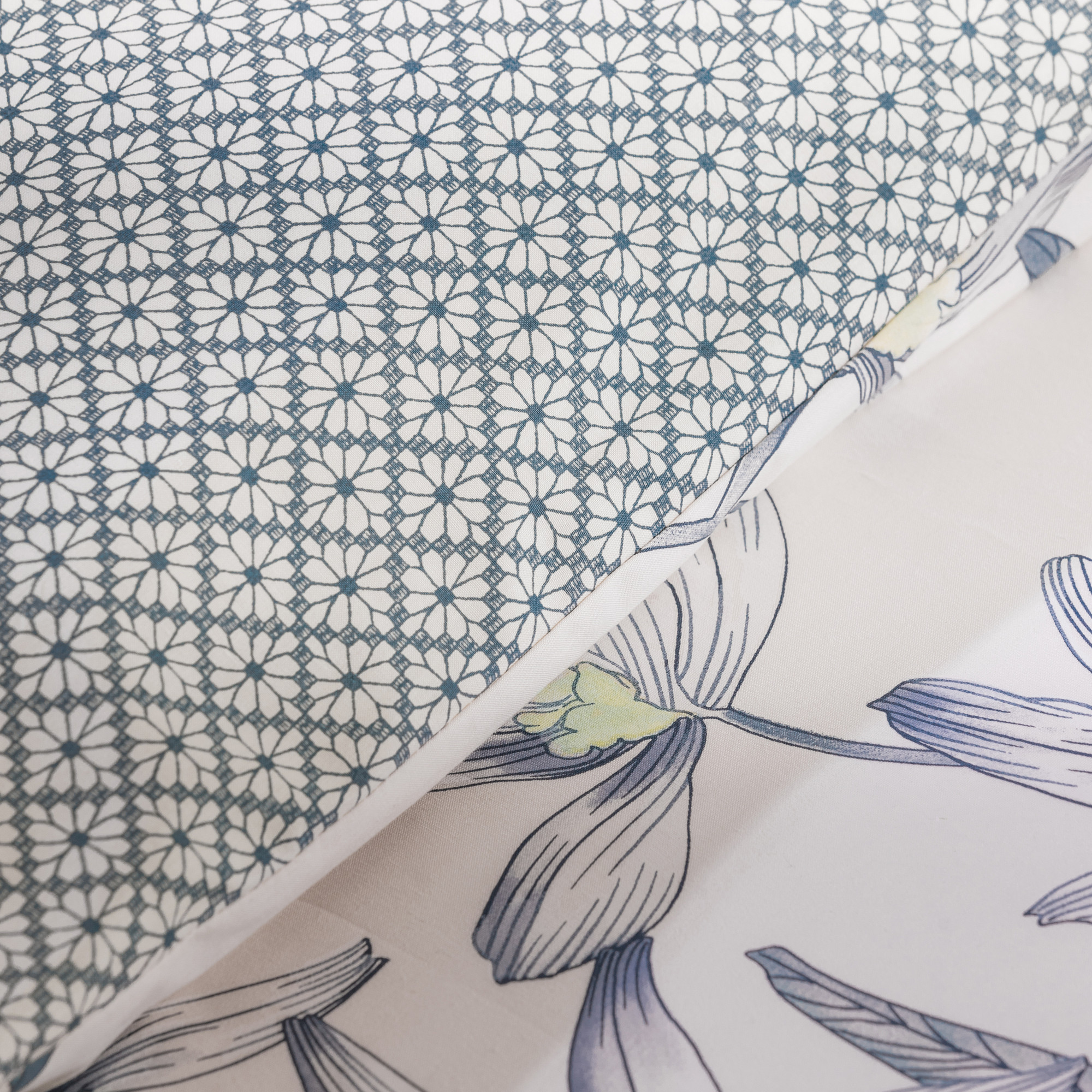 /fr/la-chambre/linge-de-lit/taie-d-oreiller/taie-d-oreiller-villa-sasseti/