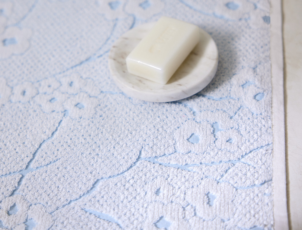 /fr/la-salle-de-bain/tapis-de-bain/tapis-de-bain-jacquard-florescence/