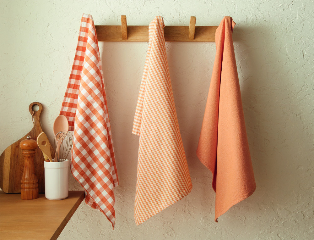 /fr/la-table/linge-de-cuisine/torchon/torchons-tisse-teint-veloute-gourmand/