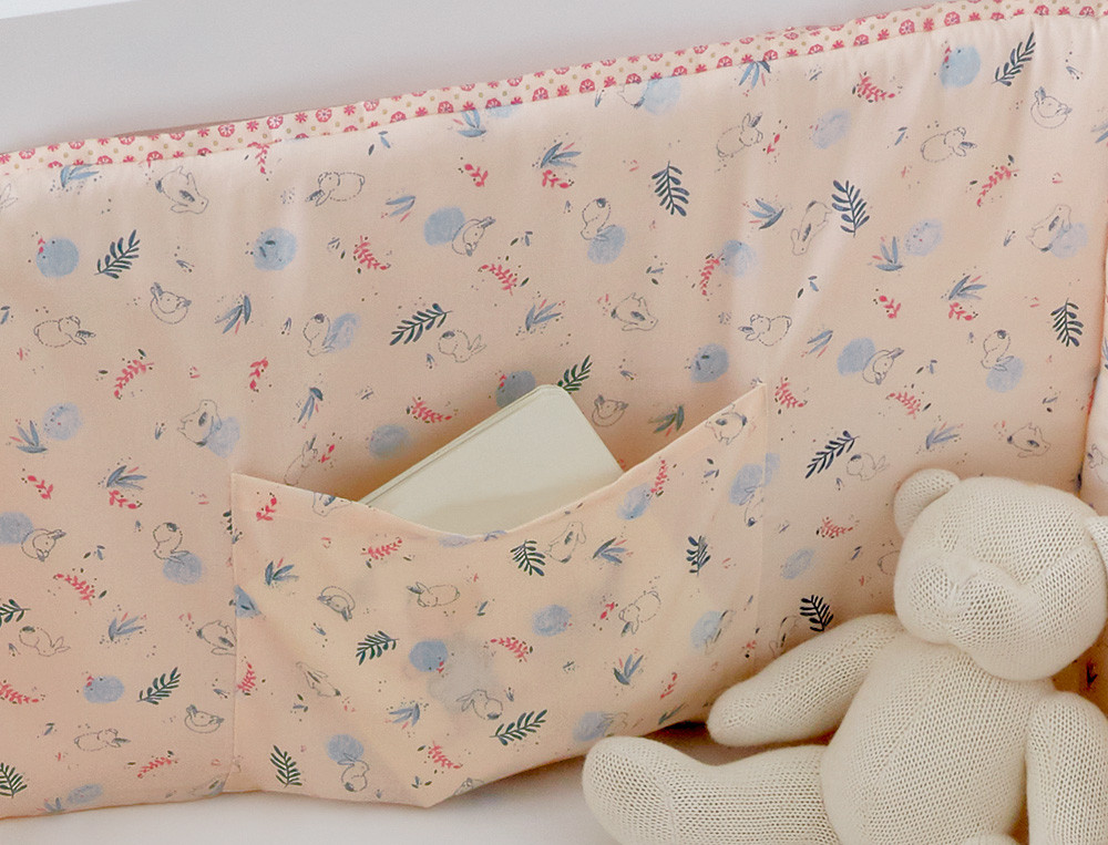 /fr/la-chambre/linge-de-lit/parure-de-lit-enfant/tour-de-lit-les-lapinous/
