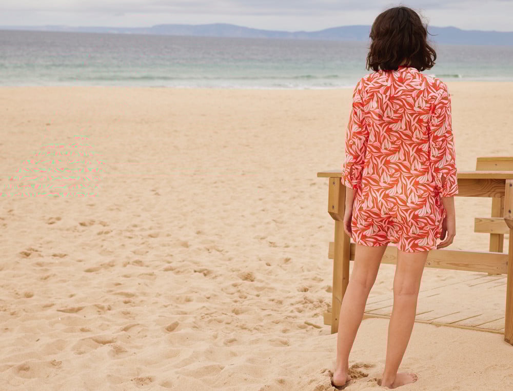 /fr/les-vetements-d-interieur/femme/robe-de-plage/tunique-imprimee-le-sable-chaud/