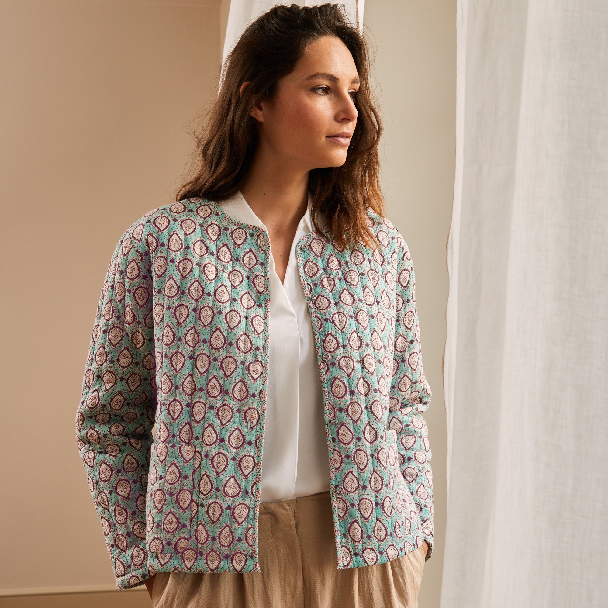 /fr/les-vetements-d-interieur/femme/cache-coeur-veste/veste-femme-jasmine/