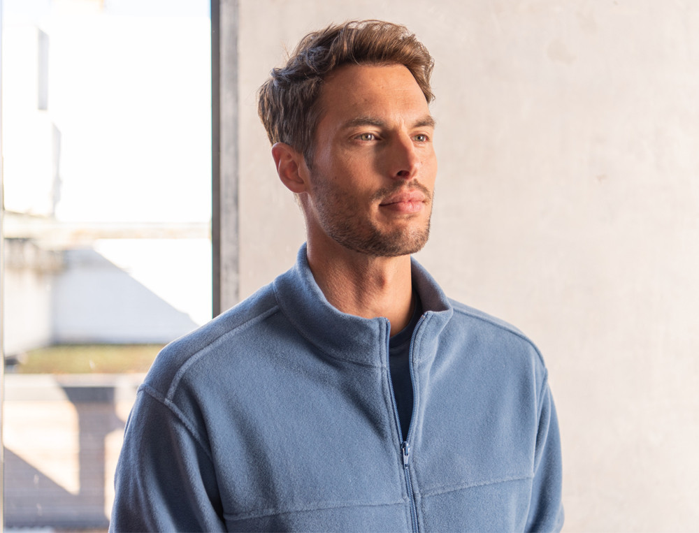 /fr/les-vetements-d-interieur/homme/homewear/veste-homme-en-symetrie/