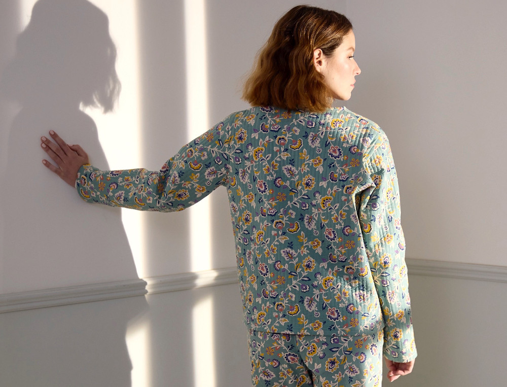 /fr/les-vetements-d-interieur/femme/cache-coeur-veste/veste-poemes-d-ailleurs/