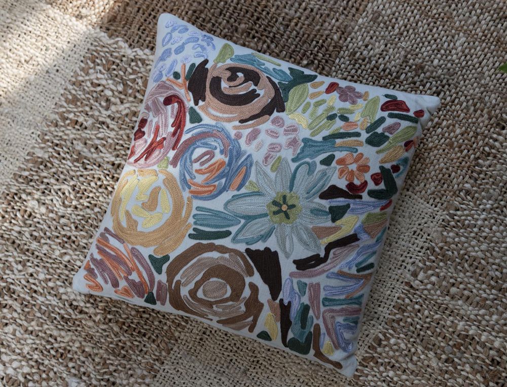 Coussin brodé coton Fleurs en folie